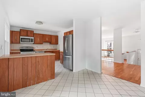 Entry Way - 12 Catoctin Ct, Silver Spring, MD 20906 photo 2 of 4