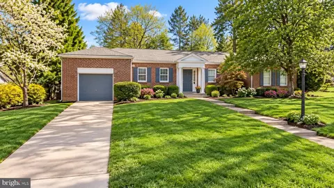 3808 Club Dr, Chevy Chase, MD 20815