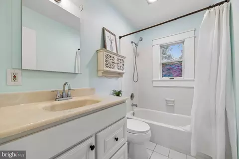 Bath - 1121 Tanley Rd, Silver Spring, MD 20904 photo 2 of 3