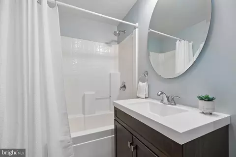 Bath - 1121 Tanley Rd, Silver Spring, MD 20904 photo 3 of 3