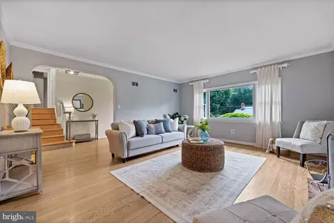 Living - 1121 Tanley Rd, Silver Spring, MD 20904 photo 4 of 7
