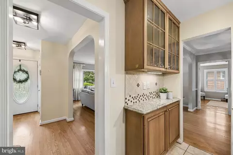 Entry Way - 1121 Tanley Rd, Silver Spring, MD 20904 photo 2 of 7