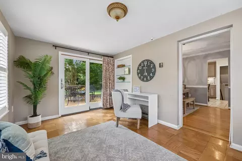 Entry Way - 1121 Tanley Rd, Silver Spring, MD 20904 photo 1 of 7