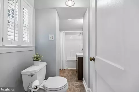 Entry Way - 1121 Tanley Rd, Silver Spring, MD 20904 photo 6 of 7