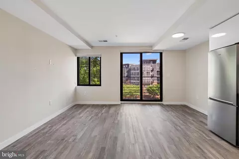 Living - 700 Roeder Rd #401, Silver Spring, MD 20910 photo 2 of 5