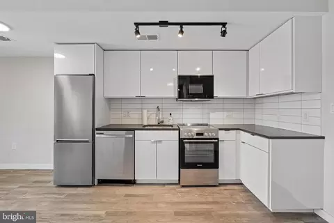 Kitchen - 700 Roeder Rd #401, Silver Spring, MD 20910 photo 2 of 3