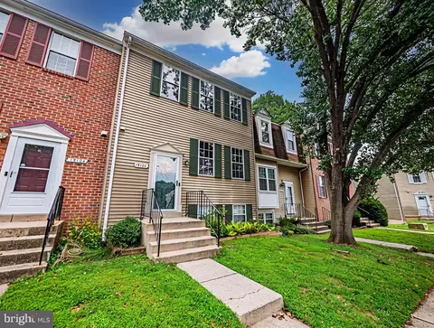 19106 Cherry Bend Dr, Germantown, MD 20874