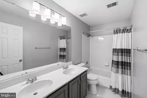 Bath - 311 Flannery Ln, Silver Spring, MD 20904 photo 4 of 5