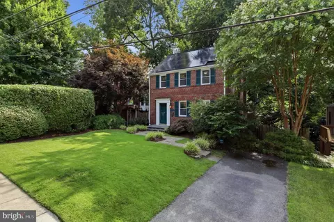 Exterior - 10211 Sutherland Rd, Silver Spring, MD 20901 photo 12 of 16