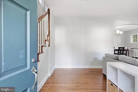 Entry Way - 10211 Sutherland Rd, Silver Spring, MD 20901 photo 3 of 3