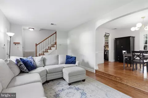 Entry Way - 10211 Sutherland Rd, Silver Spring, MD 20901 photo 1 of 3