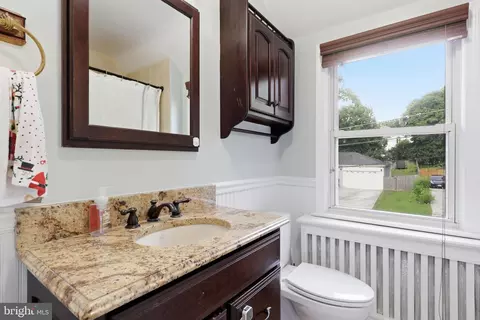 Bath - 10211 Sutherland Rd, Silver Spring, MD 20901 photo 1 of 2