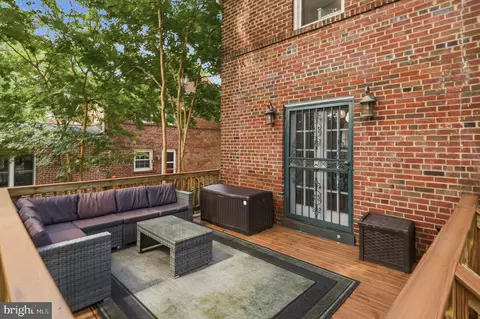 Exterior - 10211 Sutherland Rd, Silver Spring, MD 20901 photo 3 of 16