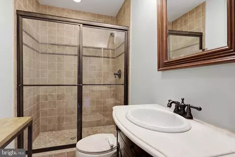 Bath - 10211 Sutherland Rd, Silver Spring, MD 20901 photo 2 of 2
