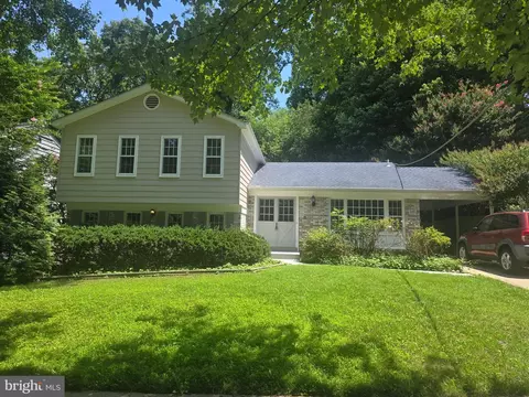205 Nelson St, Rockville, MD 20850