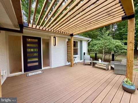 5708 Annamarie Ct, Rockville, MD 20855