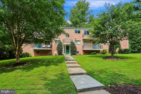 10507 Weymouth St #W-2, Bethesda, MD 20814