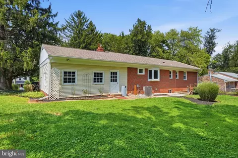 Exterior - 122 E Deer Park Dr, Gaithersburg, MD 20877 photo 3 of 12