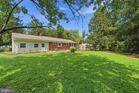 Exterior - 122 E Deer Park Dr, Gaithersburg, MD 20877 photo 6 of 12