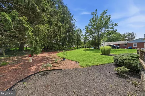 Exterior - 122 E Deer Park Dr, Gaithersburg, MD 20877 photo 8 of 12