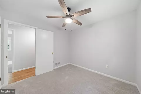 Bedroom - 122 E Deer Park Dr, Gaithersburg, MD 20877 photo 11 of 12