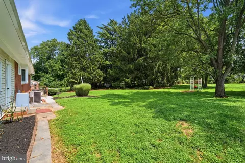 Exterior - 122 E Deer Park Dr, Gaithersburg, MD 20877 photo 4 of 12