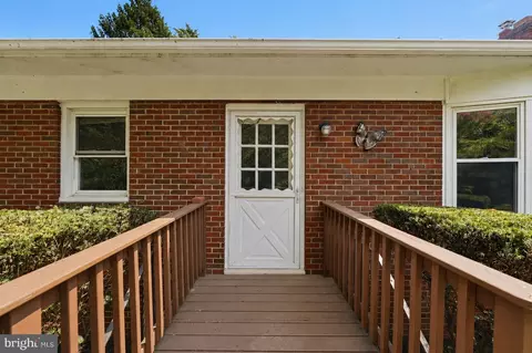 Exterior - 122 E Deer Park Dr, Gaithersburg, MD 20877 photo 2 of 12