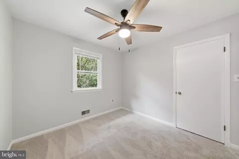 Bedroom - 122 E Deer Park Dr, Gaithersburg, MD 20877 photo 9 of 12
