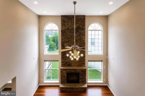 Living - 18305 Bubbling Spring Ter, Boyds, MD 20841 photo 9 of 14