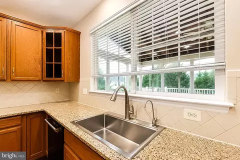 Kitchen - 18305 Bubbling Spring Ter, Boyds, MD 20841 photo 3 of 4