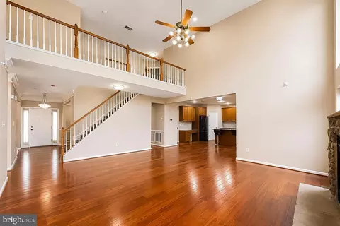 Living - 18305 Bubbling Spring Ter, Boyds, MD 20841 photo 4 of 14