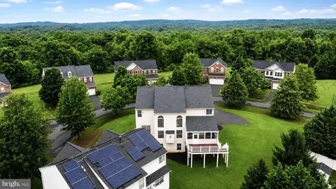 View/Area - 18305 Bubbling Spring Ter, Boyds, MD 20841 photo 4 of 5