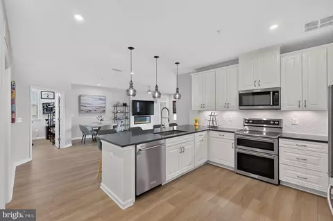 13220 Petrel St #4202, Clarksburg, MD 20871