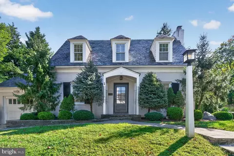 8201 Larry Pl, Chevy Chase, MD 20815