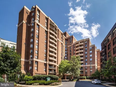 4808 Moorland Ln #608, Bethesda, MD 20814