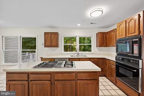 Kitchen - 13242 Osterport Dr, Silver Spring, MD 20906 photo 2 of 4