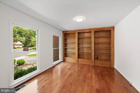 Living - 13242 Osterport Dr, Silver Spring, MD 20906 photo 2 of 6