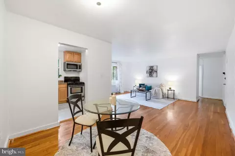 116 Lee Ave #309, Takoma Park, MD 20912