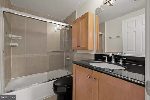 Bath - Undisclosed, Damascus, MD 20872 photo 1 of 2