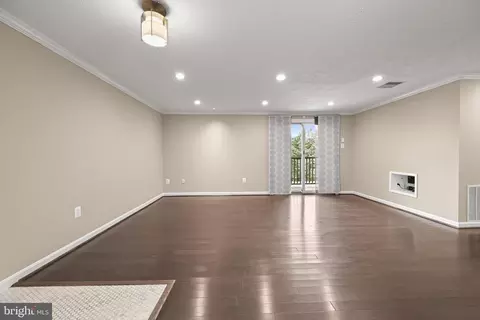Living - Undisclosed, Damascus, MD 20872 photo 6 of 10
