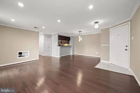 Living - Undisclosed, Damascus, MD 20872 photo 4 of 10