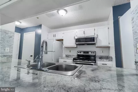 Kitchen - 14101 Fall Acre Ct #3-22, Silver Spring, MD 20906 photo 2 of 2