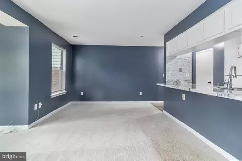 Living - 14101 Fall Acre Ct #3-22, Silver Spring, MD 20906 photo 2 of 2