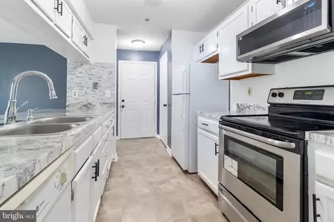 Entry Way - 14101 Fall Acre Ct #3-22, Silver Spring, MD 20906 photo 1 of 1