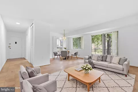 10626 Weymouth St #101, Bethesda, MD 20814