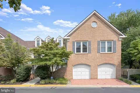10833 Luxberry Dr #26, Rockville, MD 20852