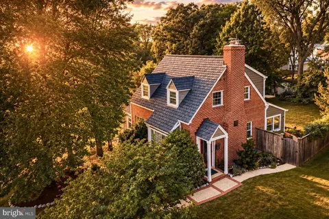 8009 Barron St, Takoma Park, MD 20912