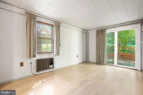 Living - 22 Melbourne Ave, Silver Spring, MD 20901 photo 5 of 5