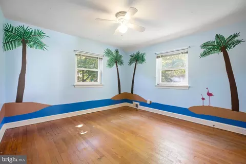 Bedroom - 22 Melbourne Ave, Silver Spring, MD 20901 photo 2 of 2