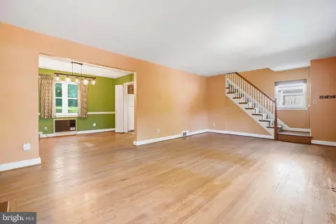 Living - 22 Melbourne Ave, Silver Spring, MD 20901 photo 4 of 5